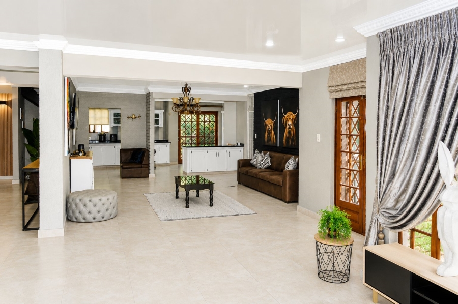 5 Bedroom Property for Sale in Wilkoppies North West